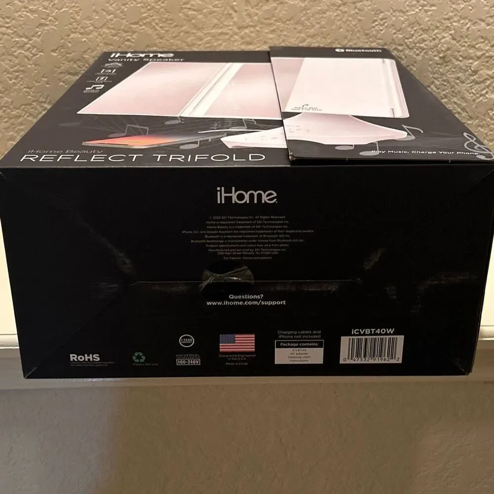 iHome Vanity Mirror With Bluetooth Speaker White Trifold Light Up Makeup New Box